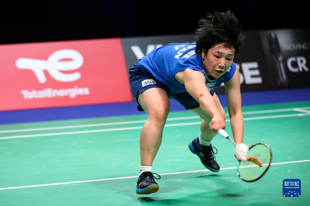 通过与亚历 通过与亚历